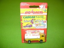 MAJORETTE SATANAS ET DIABOLO