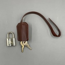 Cadenas Burberry couleur or