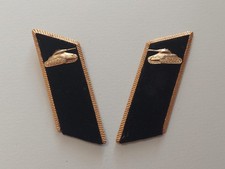 Char boutonnières emblèmes