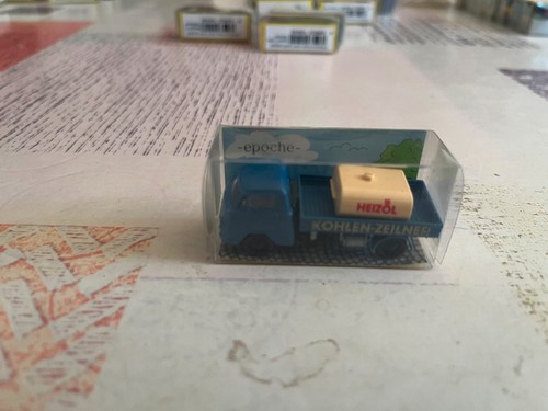 Voiture miniature camion - voiture,