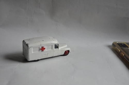 Dinky toys daimler - toys,