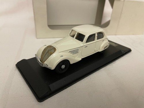 Peugeot 402 légère 1939 - 402, b