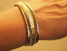 BRACELET ANCIEN PLAQUE OR