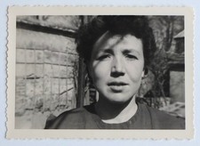 Gros plan visage jolie jeune femme ombre sourire - Photo ancienne snapshot