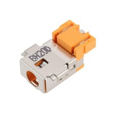 1 connecteur d'alimentation CC