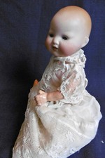 CHAMANTE POUPÉE ANCIENNE -