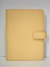 Louis Vuitton, Couverture