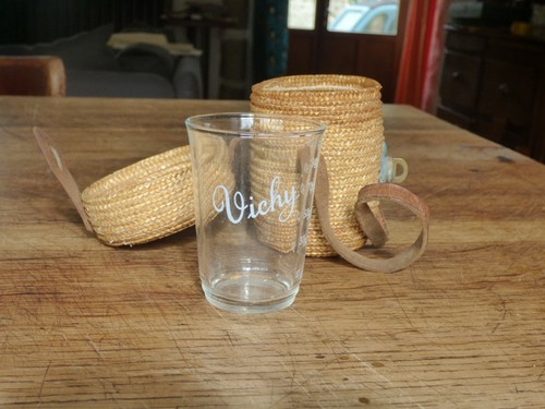 Ancien verre curiste vichy - ancien, de