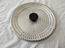 Ancien couvercle égouttoir en aluminium pour casserole Diamètre 21.5 cm maxi