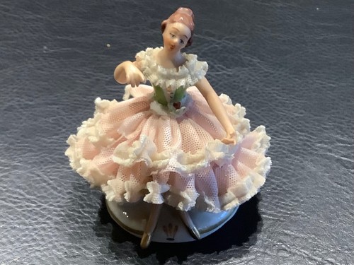 Petite figurine danseuse - petite,