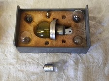 Boite de 9 Lampes, Ampoules coffret secours  12v