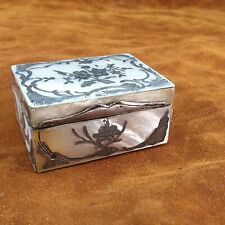 Belle Boîte à mouches Tabatière en Nacre piquée d'argent et écaille XVIIIe