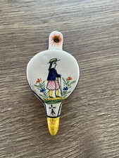 Ancienne bouquetière - , en
