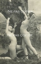 NUS FÉMININS vers 1920 dans