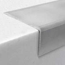 Nez de marche métallique strié - visserie décalé pour rénovation - 9 T DINAC