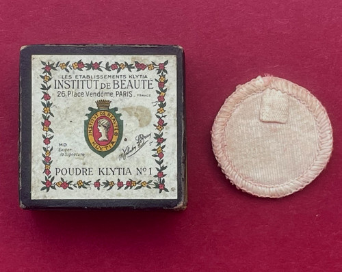 Ancienne petite boîte