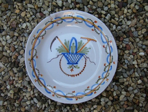 Belle assiette aux - , instruments