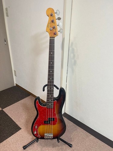 Rare gauche fender - [rare, gauche]