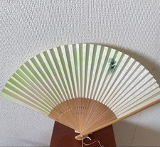 Éventail pliant Kyoto papier bambou vert dégradé motif floral 19 cm élégant