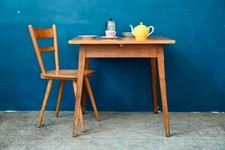Petite Table à manger de bistrot aux pieds compas en bois cuisine ou bureau café
