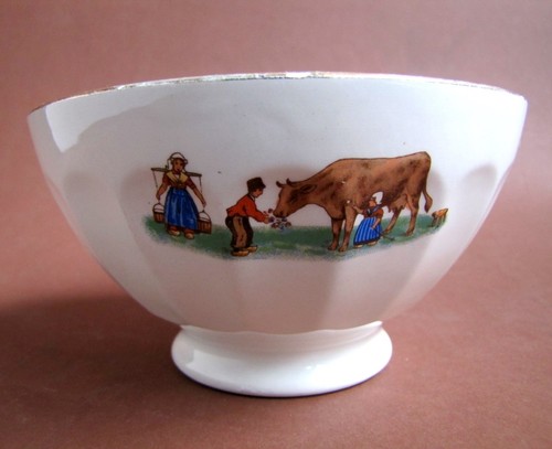 Ancien bol vache - vache, fermière