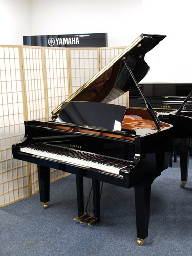 Yamaha piano queue modèle - piano,