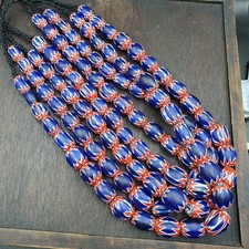 Chevron en verre bleu africain