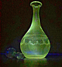 Vintage _ Carafe ancienne en verre gravé en manganèse