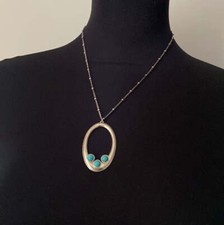 Collier pendentif ovale plaqué argent pierres semi-précieuses bleu turquoise  -