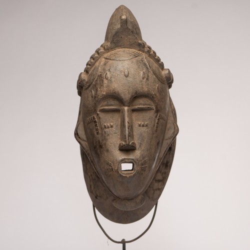 1426 masque baoule avec socle - baoule,