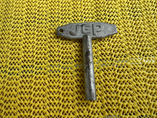 Cle metal pour jouets - metal,