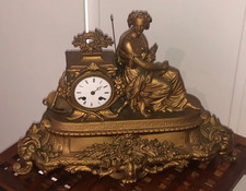 RARE PENDULE DE CHEMINEE EN REGULE DOREE