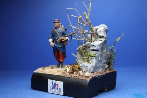 Figurine peinte poilu - figurine,