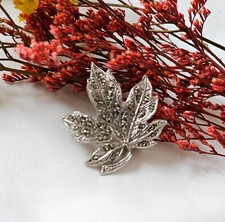 Broche Feuille Style Ancien