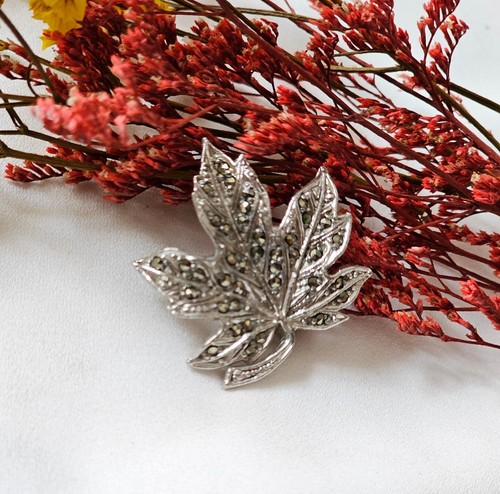 Broche feuille style - broche, ancien