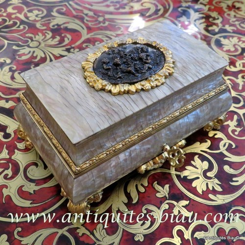 Boite marqueterie nacre - marqueterie,