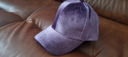 Casquette velours neuve - en,