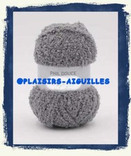 4 pelotes de laine PHIL DOUCE SOURIS NEUVES