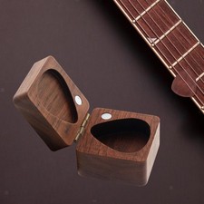 Étui pour plectres de guitare