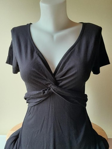 Robe longue noire décolleté