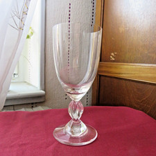 1 verre a vin  en cristal  LALIQUE modèle Fréjus signé H 13,9 cm