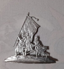 Plat d'étain-Figurines .