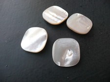 4 gros boutons ancien  vintage