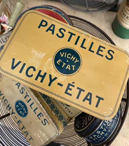 Vintage boite métal tôle