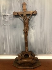 CRUCIFIX SUR PIED EN BOIS