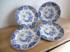 QUATRE ASSIETTES FAIENCE GIEN DECOR DELFT OISEAUX BLEUS Lot 3.