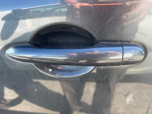 Poignee porte avant gauche