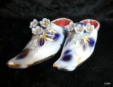 PORCELAINE de BAYEUX ou VALENTINE XIX é    PAIRE DE CHAUSSURES
