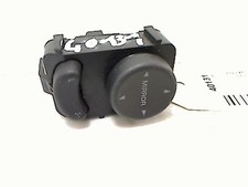 INTERRUPTEUR DE RÉGLAGE RÉTROVISEUR CHRYSLER VOYAGER / GRAND VOYAGER 1996 4685317