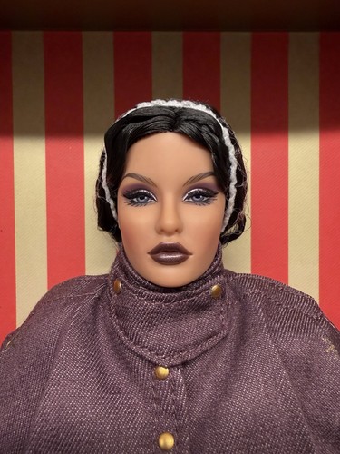 Clairvoyante rayna ahmadi - clairvoyante,